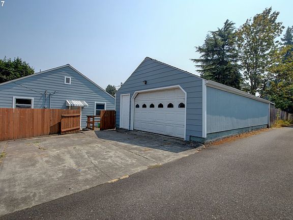 2nd image of 1615 E 29th St