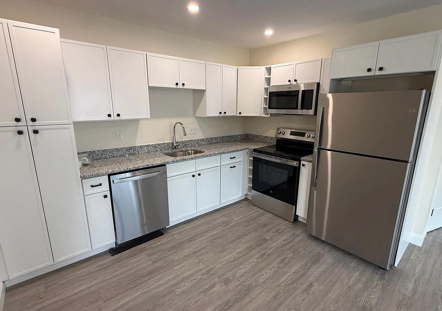 725 Central Unit 303 — Photo 1