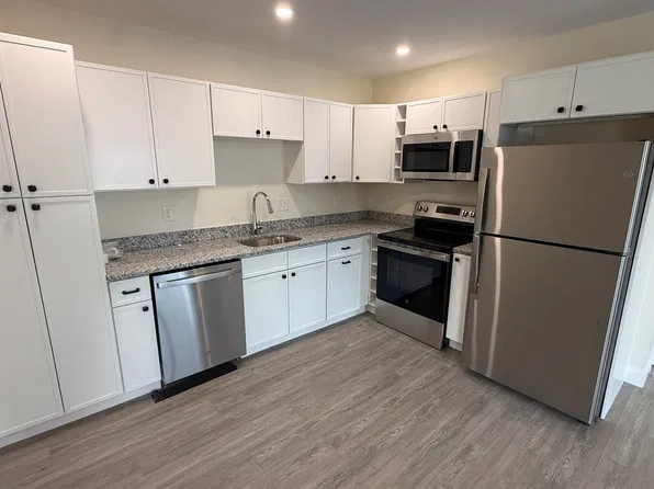 725 Central Ave #303, Dover, NH 03820