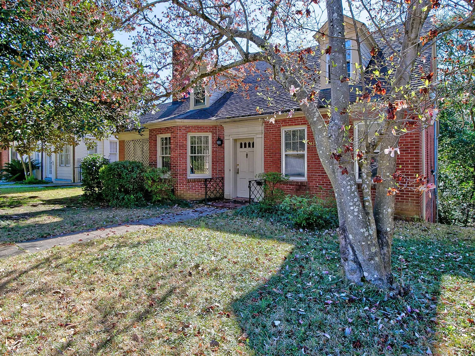 111 Harden St — Photo 2