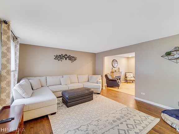 3rd image of 536 N Clarendon Ave