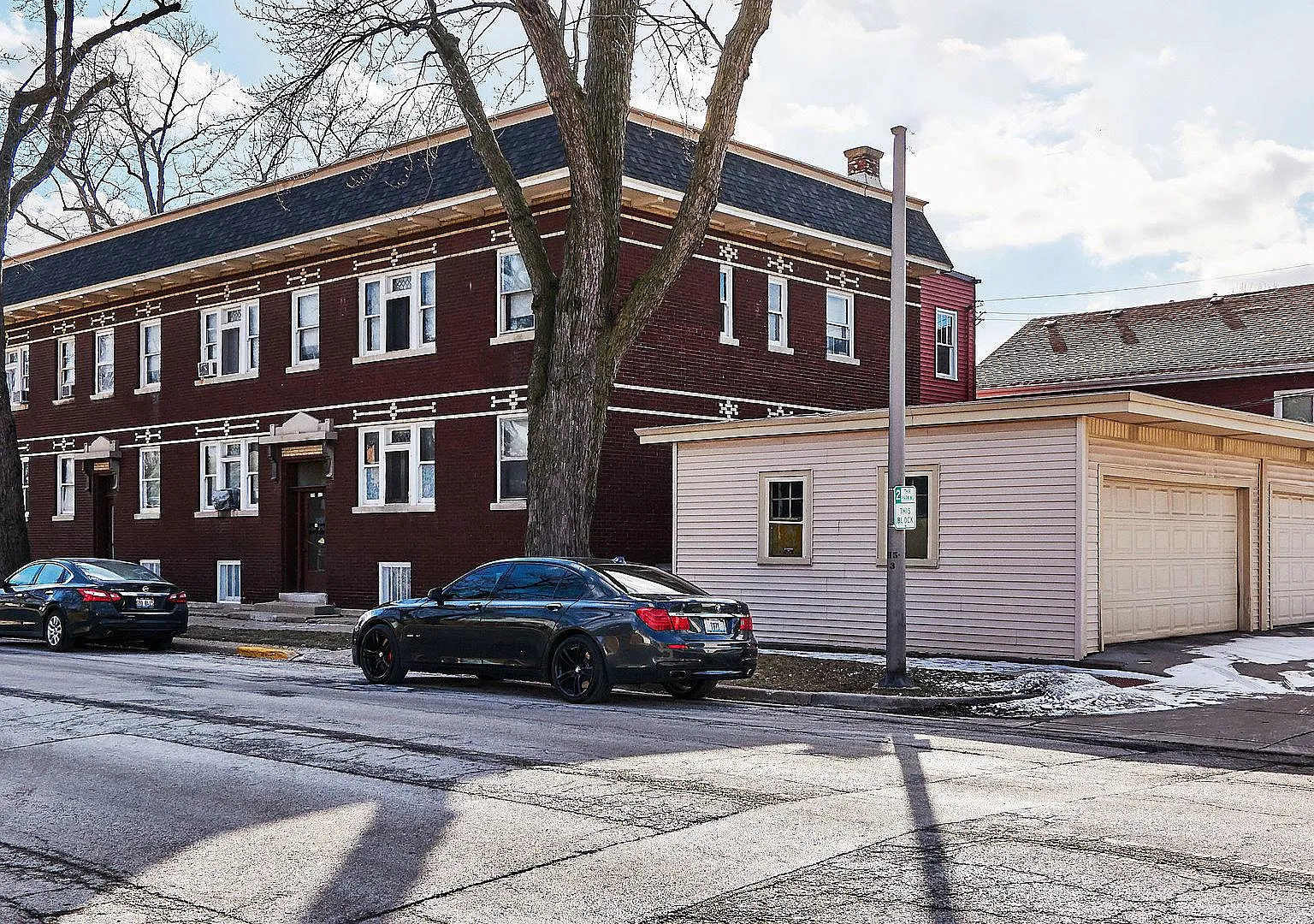 517 Jackson Blvd — Photo 2