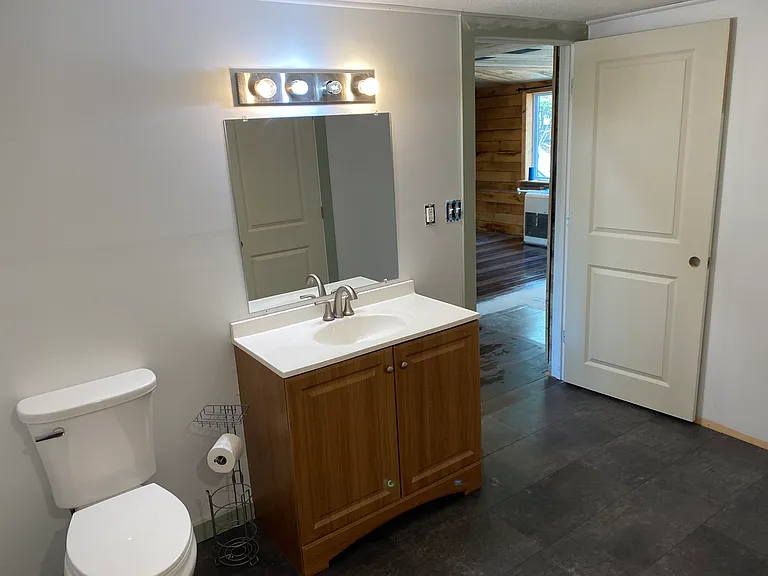 12 Mount Henry Rd — Photo 8