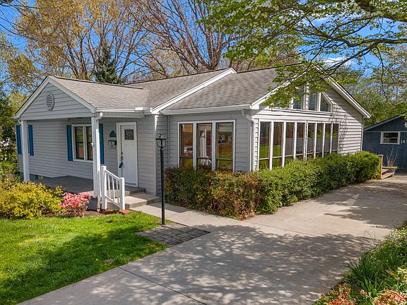 3rd image of 1438 Maple Ave