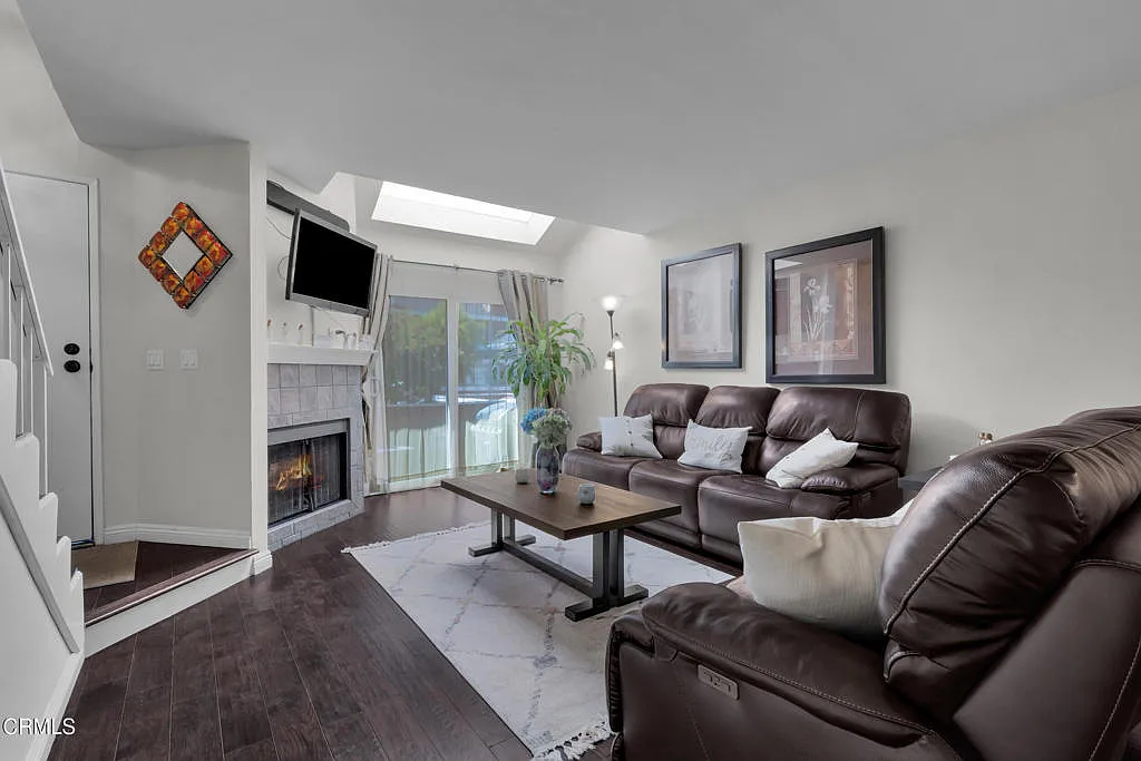 2 bed, 1.5 bath, 1058 sqft, $2,650 — Photo 4