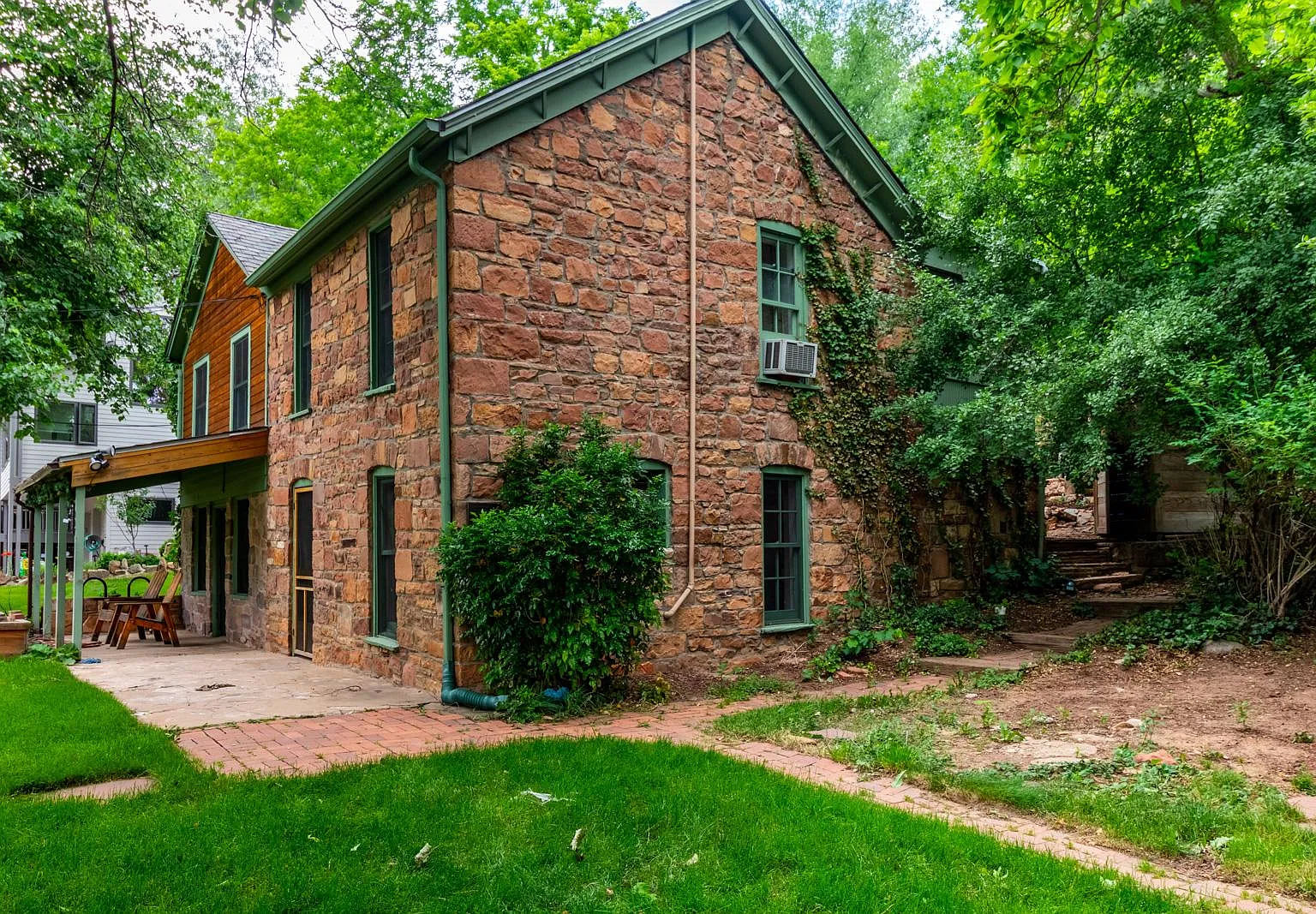 207 Pearl Street — Photo 3