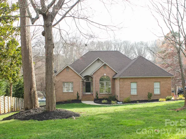 388 Ponderosa Cir, Mooresville, NC 28117