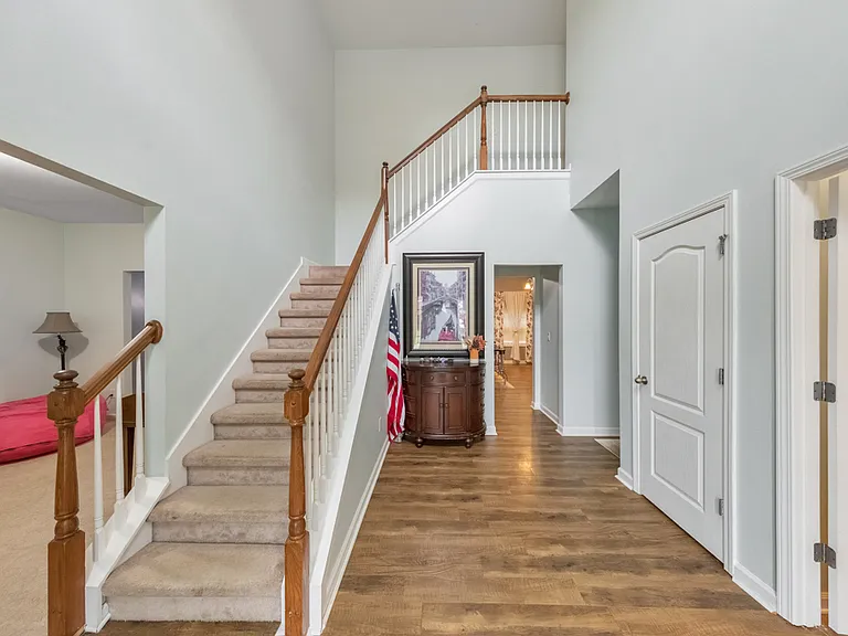 179 Holbrook Dr — Photo 28