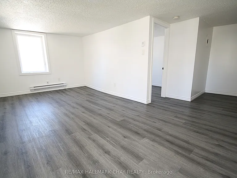 58 Queen St W #5 — Photo 4