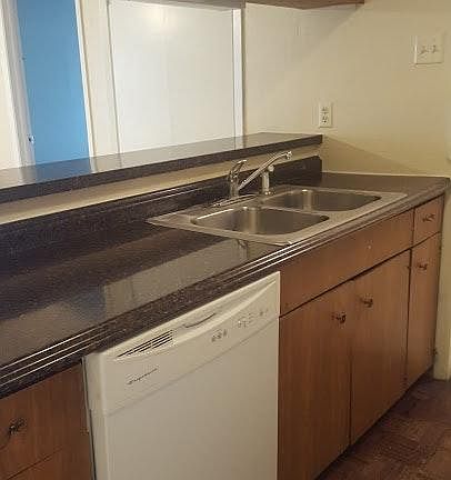 2nd image of 607 Royal Crest Dr