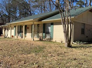 1912 Fairmont Dr, Benton, AR 72015