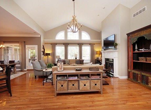 5th image of 8142 Ascot Glen Ct