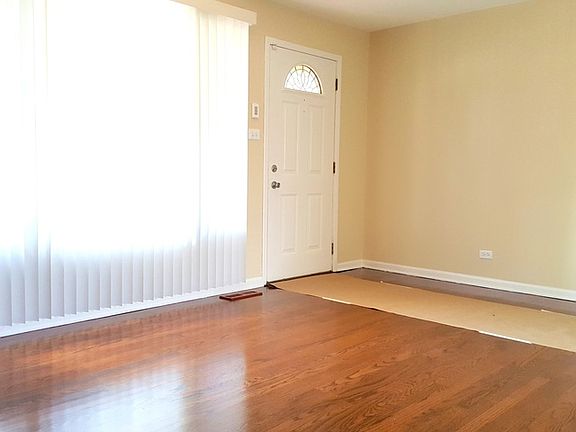 4th image of 13325 Crestwood Dr