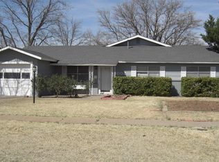3002 W 18th St, Plainview, TX 79072