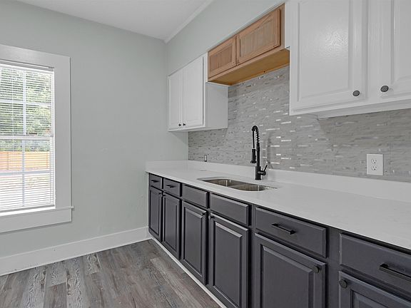 5th image of 3468 Mayflower Ave