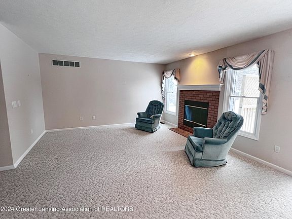 3rd image of 109 Avon Dr