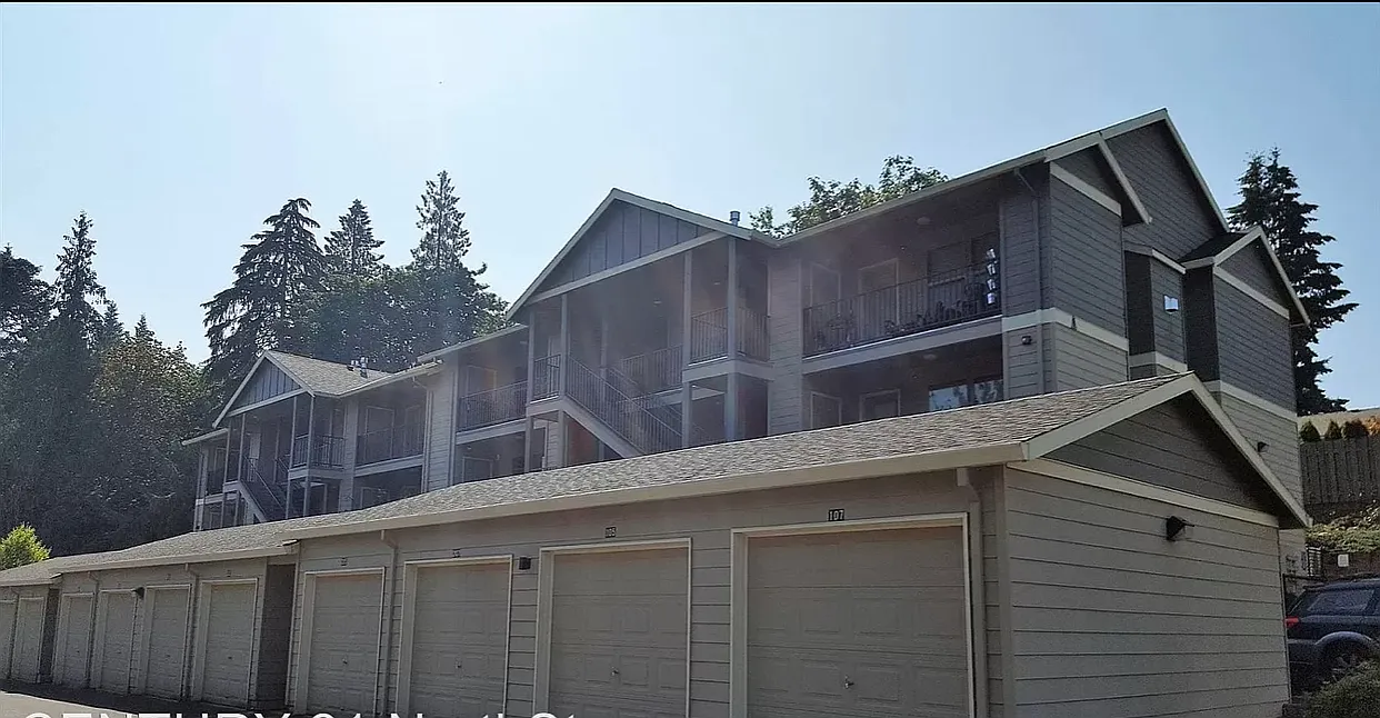 TUPPER HILL APARTMENTS — Photo 1