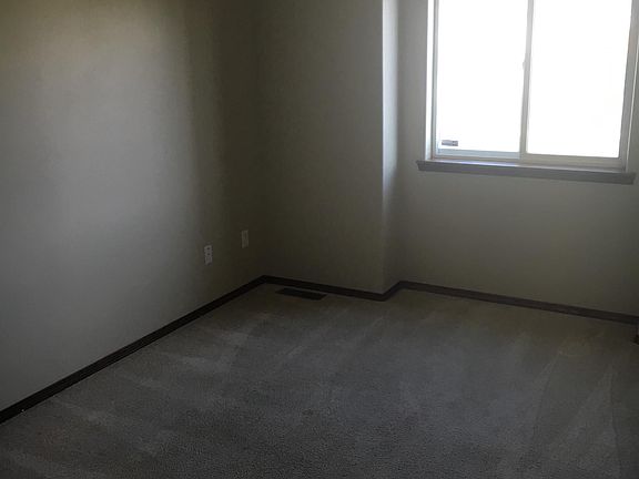 2nd image of 704 E Countryside Ave