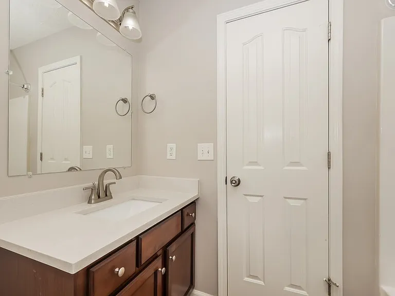 2961 S Rutherford Blvd #B7 — Photo 15