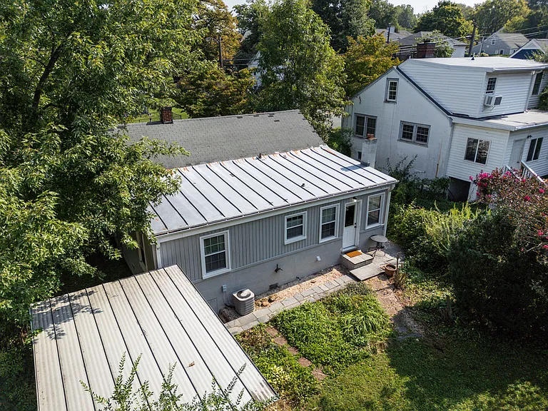 1322 Chesapeake St — Photo 15