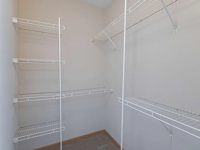 Gateway Park Apartments — Photo 88
