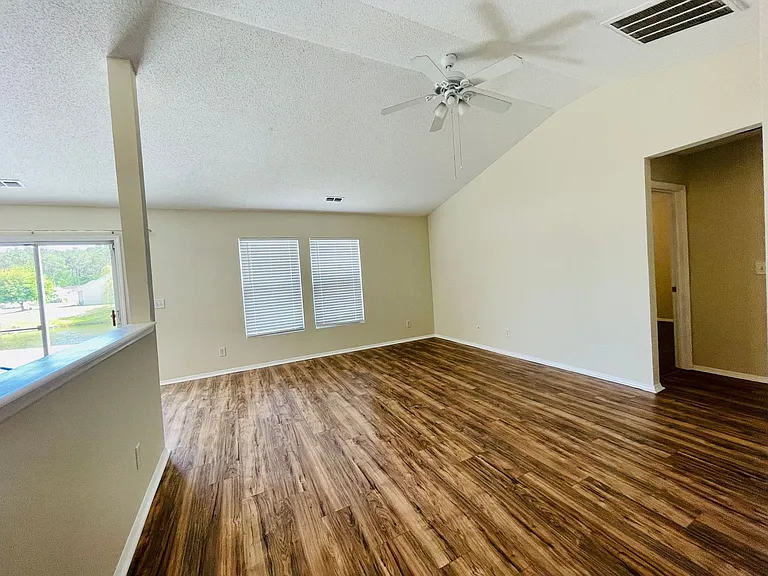 3038 Regency Oaks Dr — Photo 10