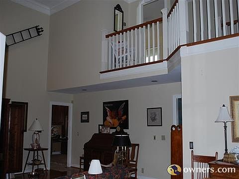 Large open space, great for entertaining!
