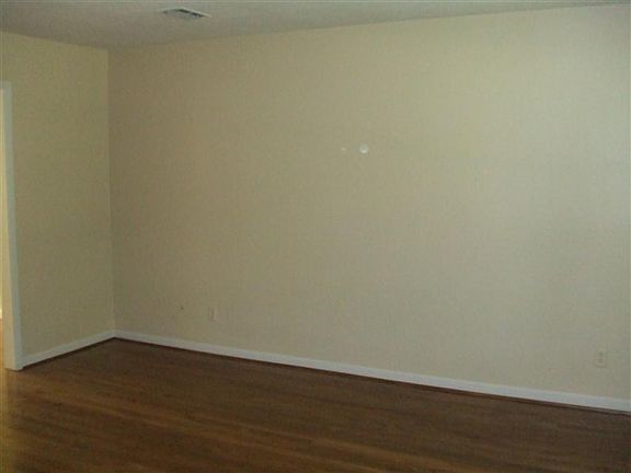 5th image of 3813 Leane Dr