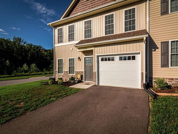 2nd image of 4206 Hannah Belle Way