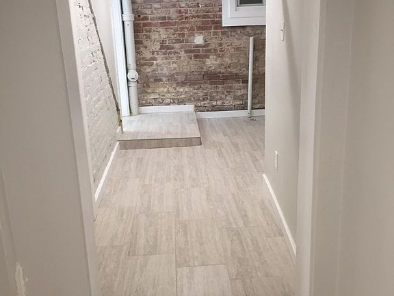 5th image of 930 1/2 N Logan St
