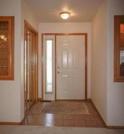 5th image of 2914 12th Ave S