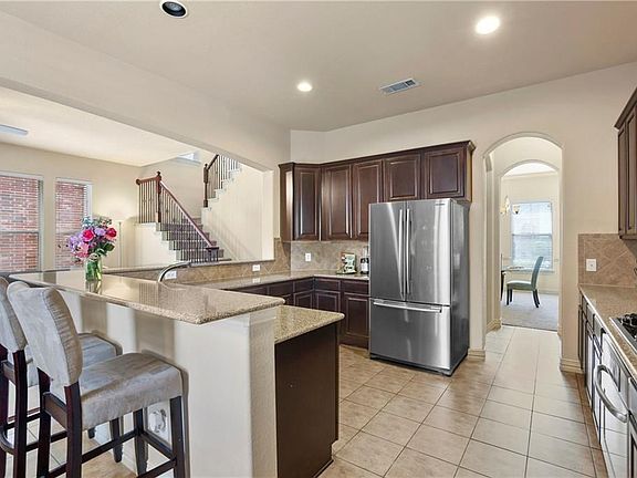 4th image of 1568 Barksdale Dr