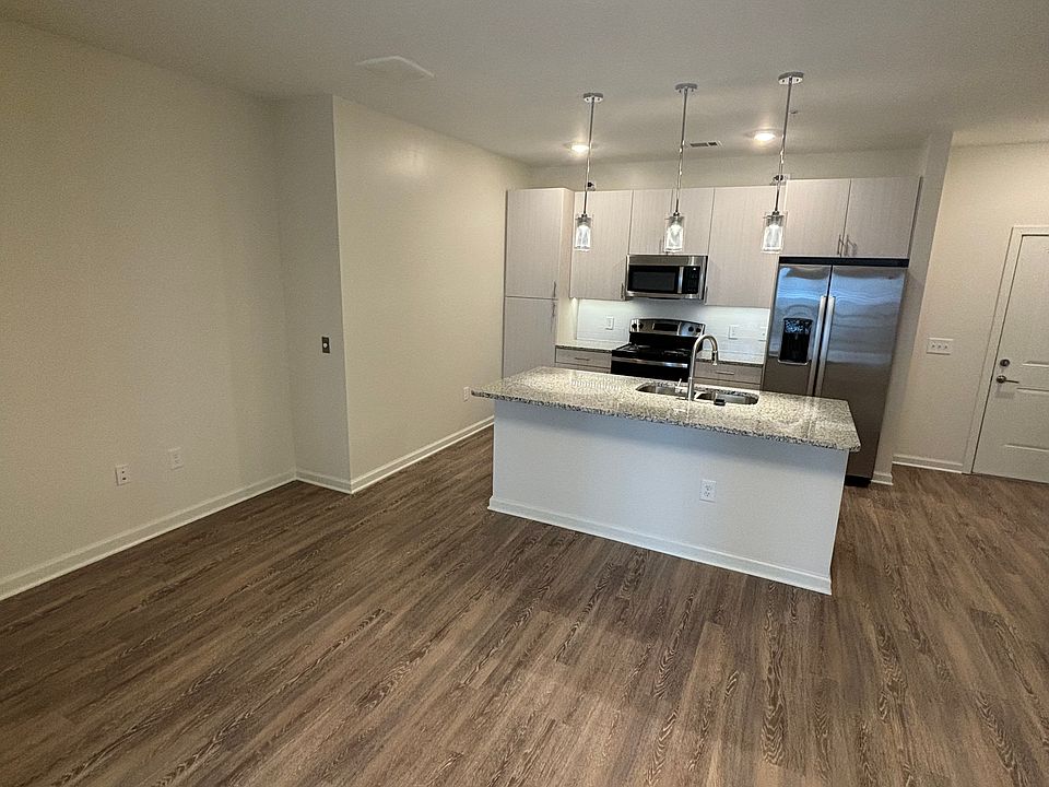 Spacious Living Room, Kitchen Area