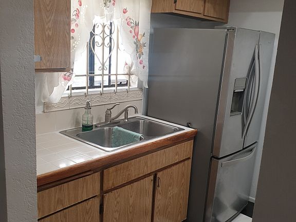 3rd image of 2309 E 17th St Unit 203