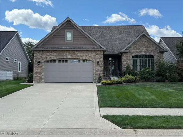 980 Laurel Green Dr NE, Canton, OH 44720