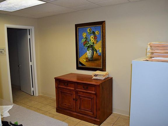 3rd image of 33916 Lake Shore Blvd