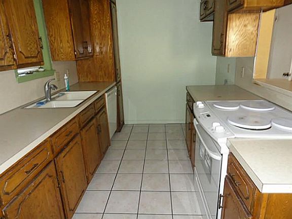 5th image of 1542 Seamans Way
