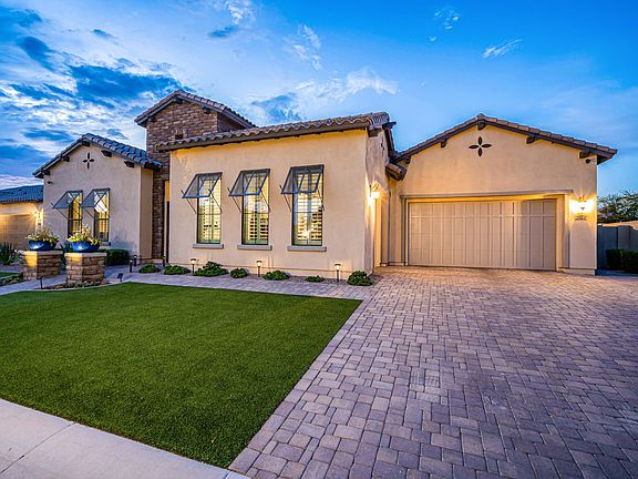 4th image of 2564 E Turnberry Dr