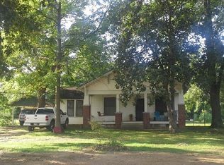 812 E Pine St, Paris, AR 72855