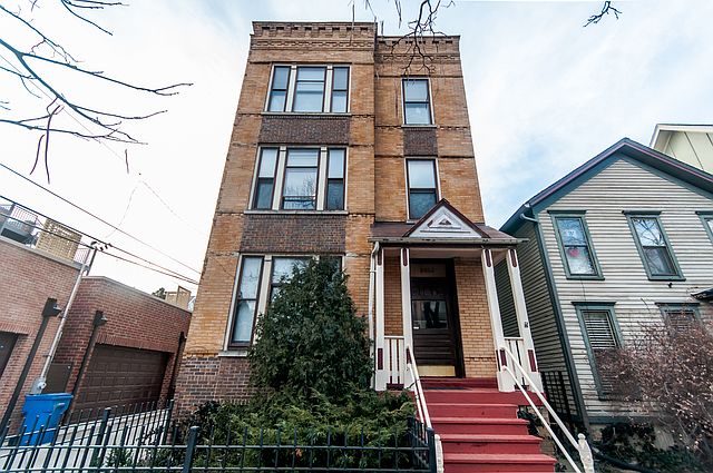 1st image of 3014 N Kenmore Ave APT 2