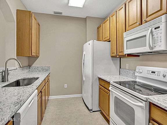 5th image of 7801 POINT MEADOWS Drive #7108