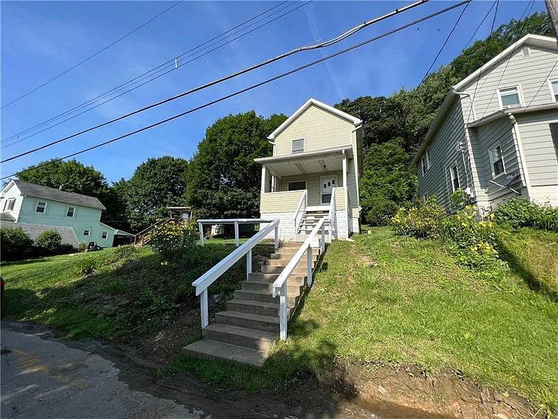 1st image of 832 Western St