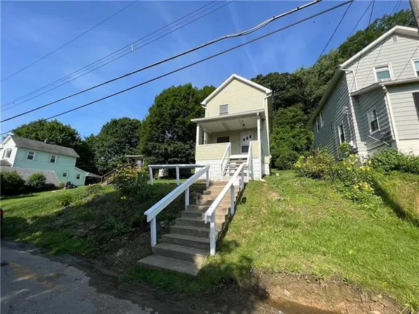 832 Western St, Ellwood City, PA 16117