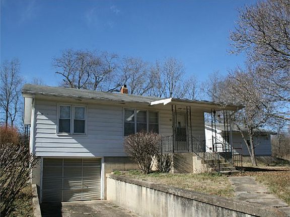 4th image of 1211 N Jackson St