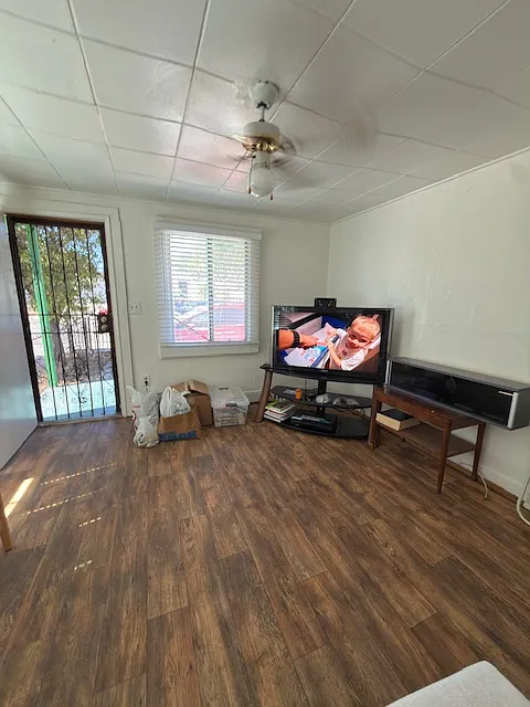 2 bed, 572 sqft, $1,800 — Photo 4