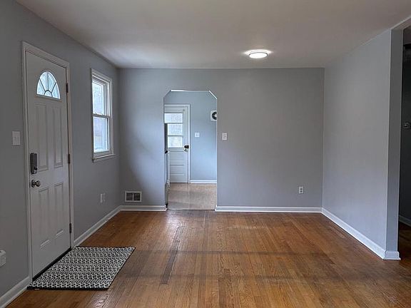 3rd image of 3010 Thomas Rd