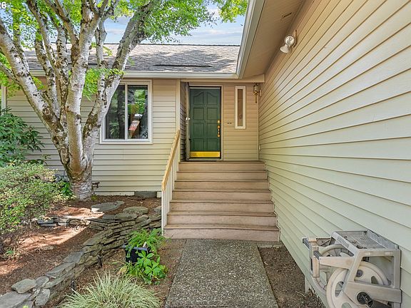 4th image of 20124 SW 72nd Ave