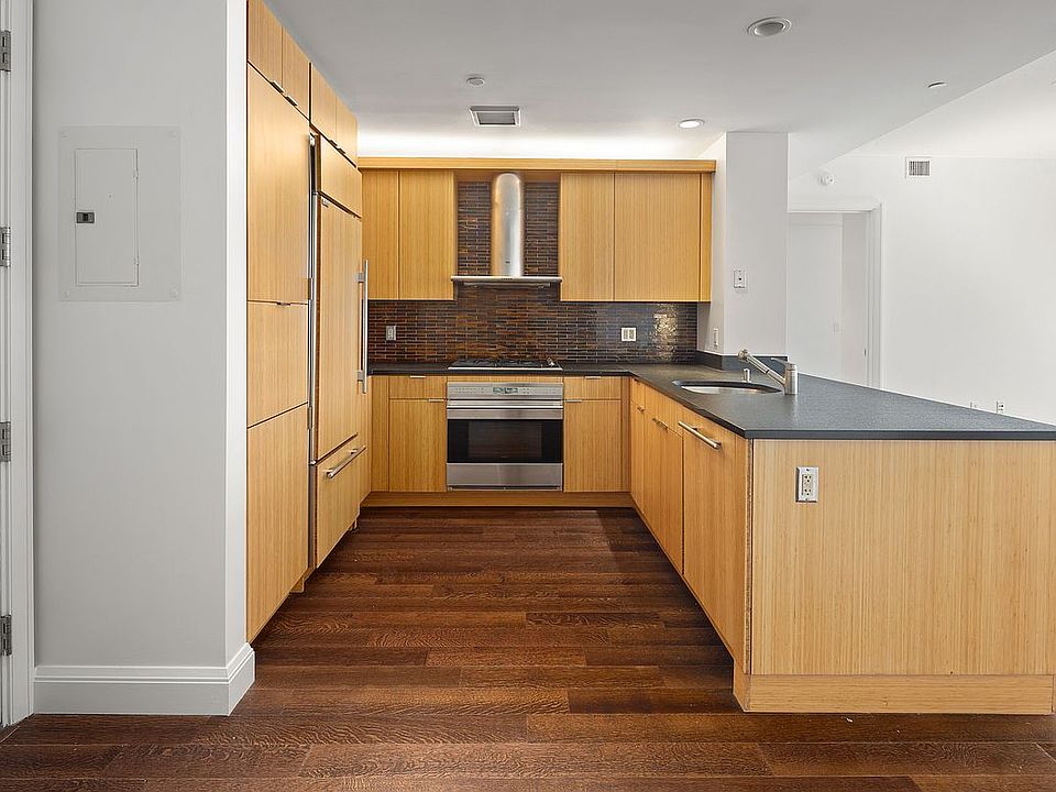 1st image of 70 Little St W Unit 14G