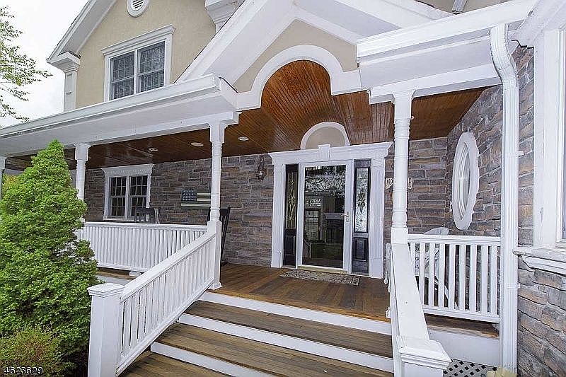 1st image of 7 Pitcairn Dr