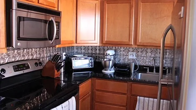 1249 Clarkson Ct — Photo 4